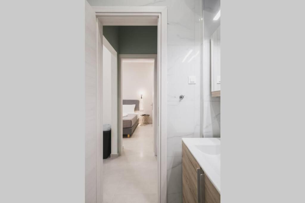 Peris 2 - Central Apt Near Old Town - Ac, Washer Chania  Bagian luar foto