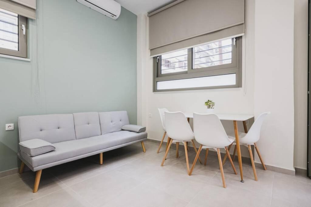 Peris 2 - Central Apt Near Old Town - Ac, Washer Chania  Bagian luar foto