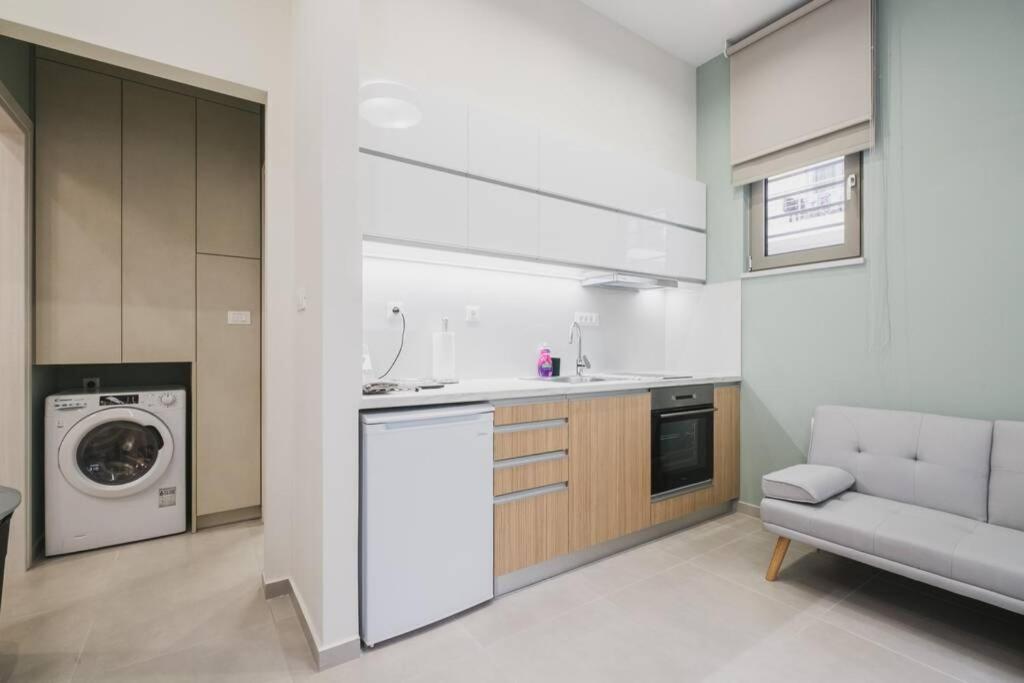 Peris 2 - Central Apt Near Old Town - Ac, Washer Chania  Bagian luar foto